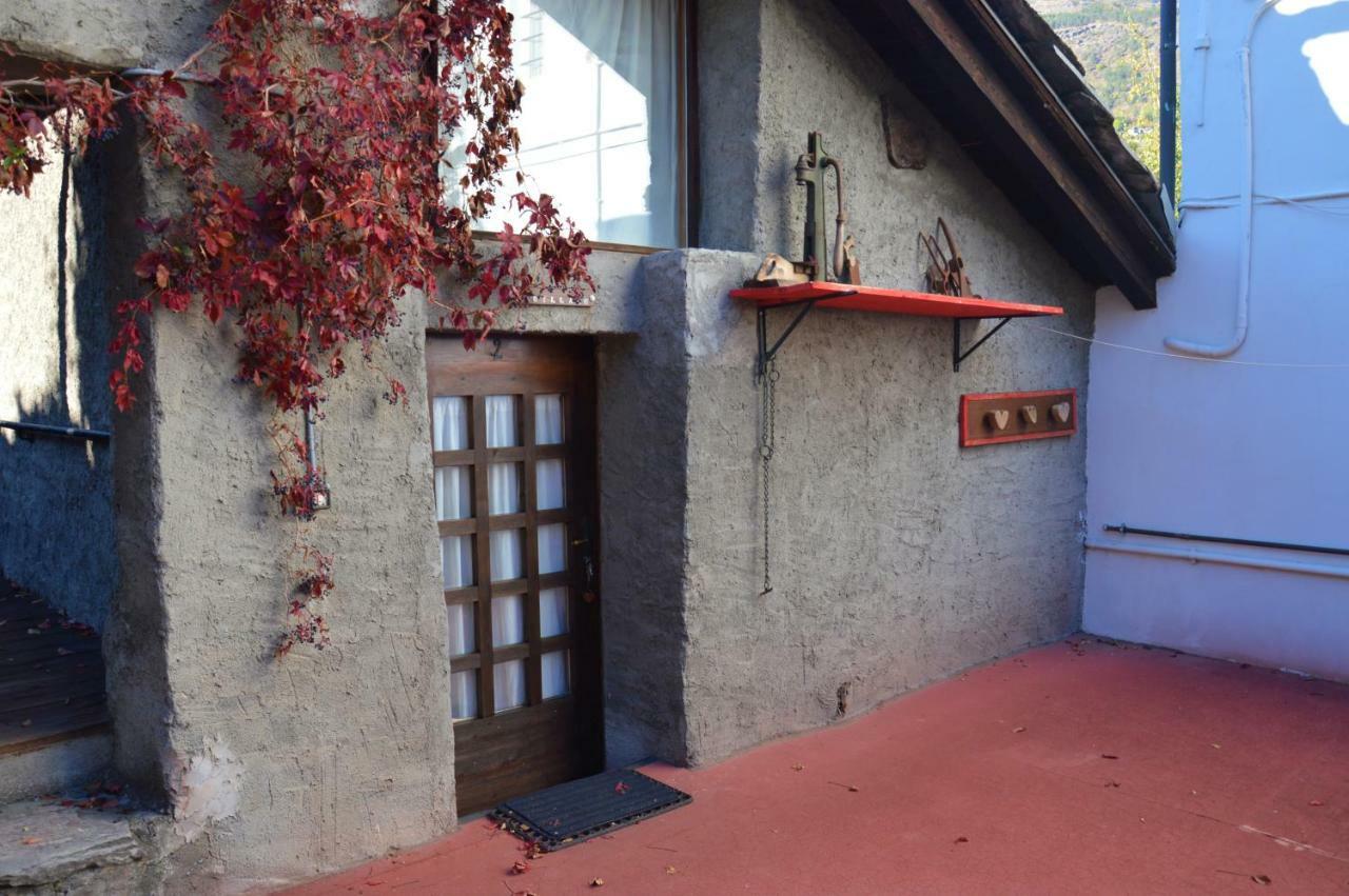 Cascina Des Religieuses Lägenhet Aosta Exteriör bild